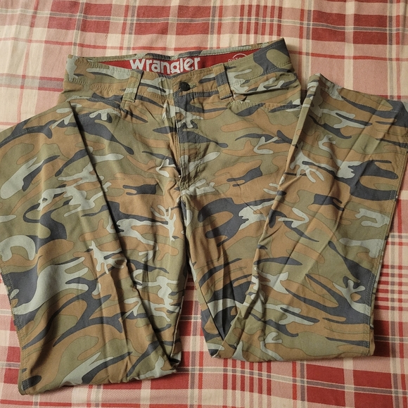 Wrangler Camo - Picture 1 of 3